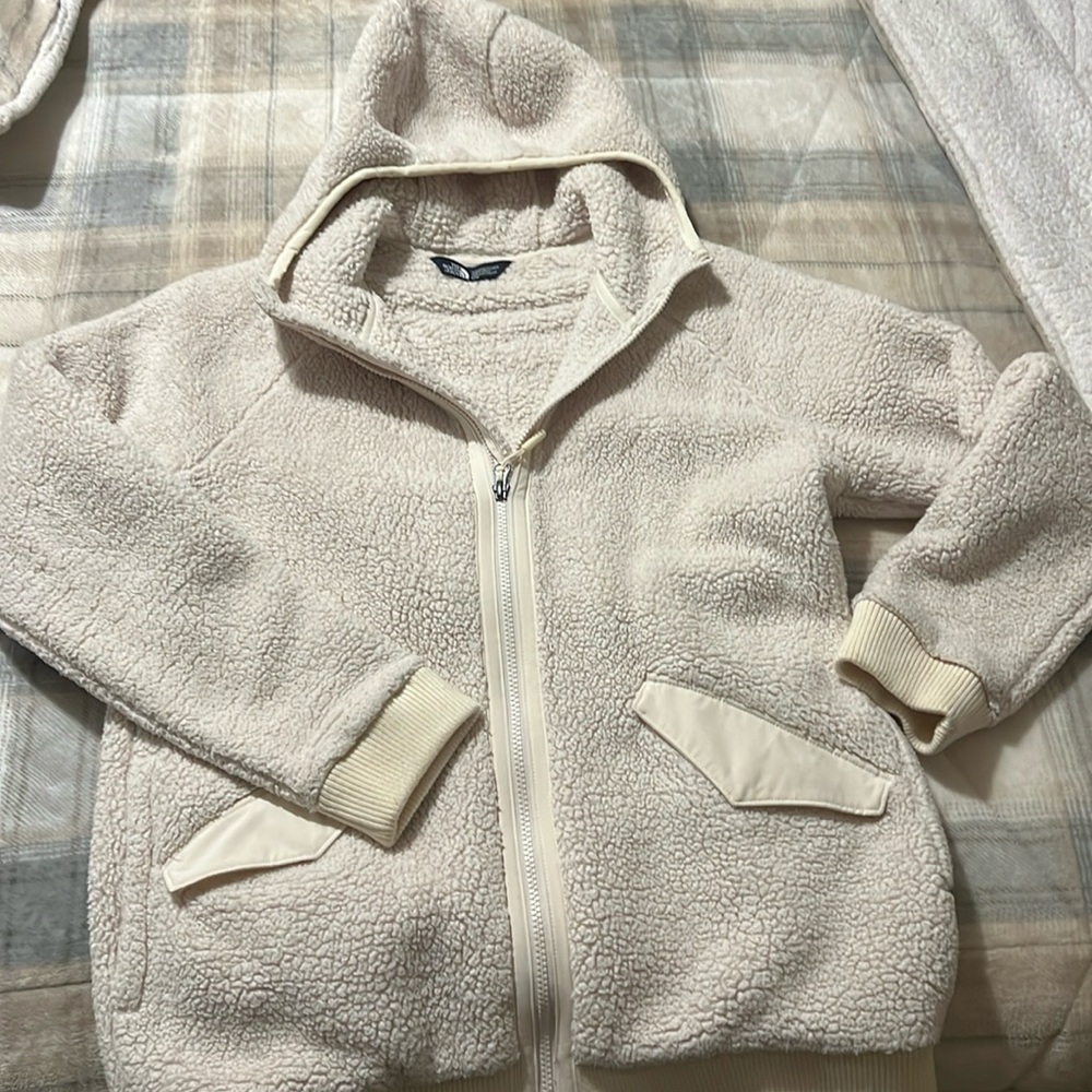 Tan Women’s  North face  fleece zip up